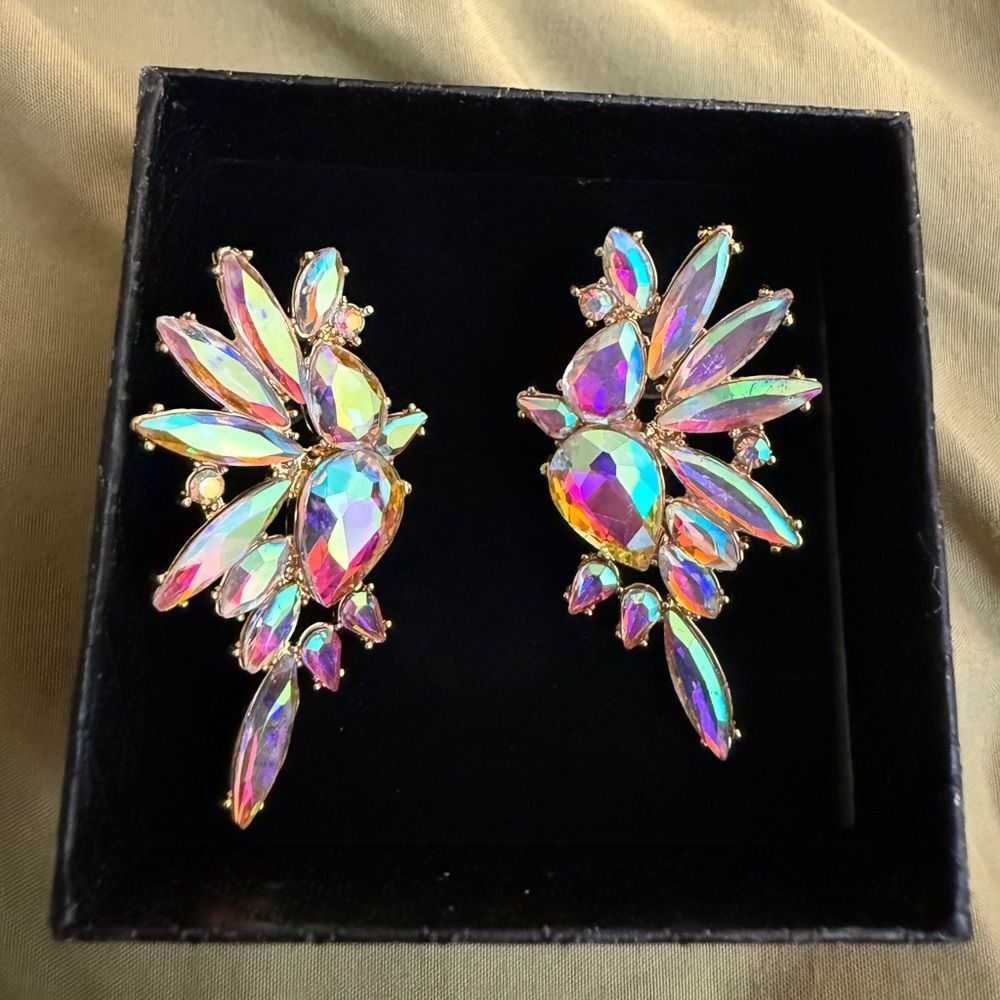 4/$25 Statement earrings Dazzling Gold and Iridescent Crystal pearl W box edgy